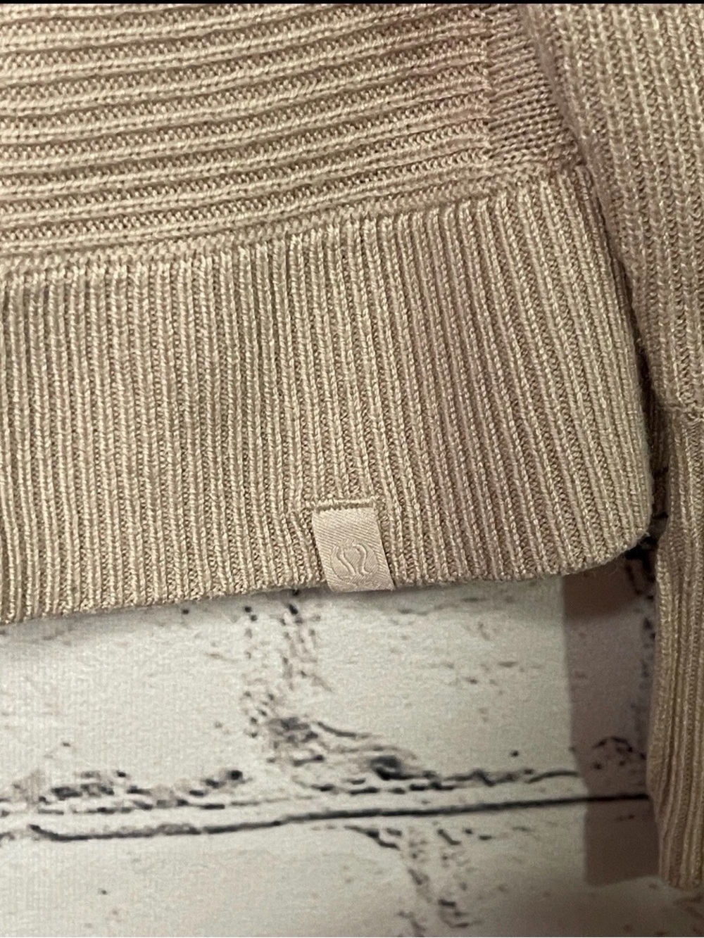Lululemon Rose Beige Cashmere Blend Ribbed Panel Pullover Sweater Size 6 / Small - Picture 2 of 5